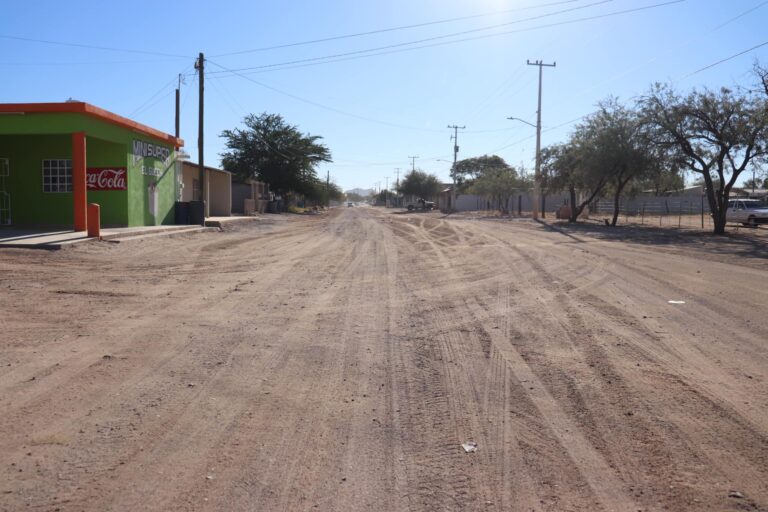 Rehabilitación de calles y avenidas en altar.