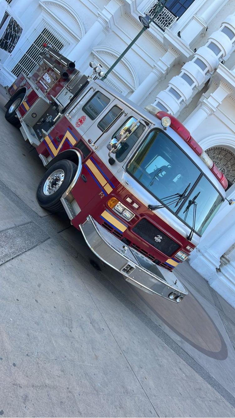 Entrega Gobernador del Estado, unidad de Bomberos al H. Ayuntamiento de Altar.