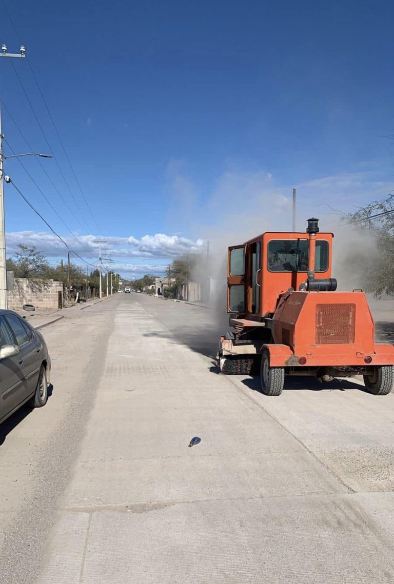 LIMPIEZA DE CALLES EN EL MUNICIPIO