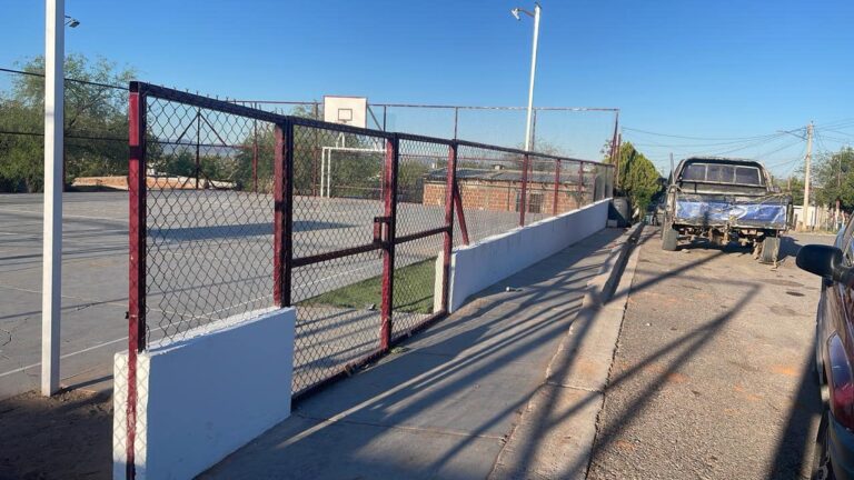 Rehabilitación de la Cancha en la Colonia Las Lomas.