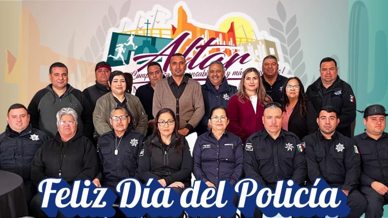 ¡RECONOCIMIENTO A POLICÍAS POR SU DÍA!