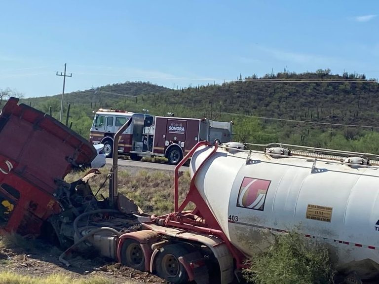 🚨 APOYO OPORTUNO DE PROTECCIÓN CIVIL Y BOMBEROS EN ACCIDENTE CARRETERO 🚨