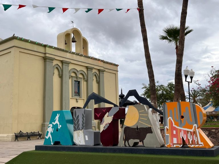 ¡ALTAR YA LUCE DE FIESTA!